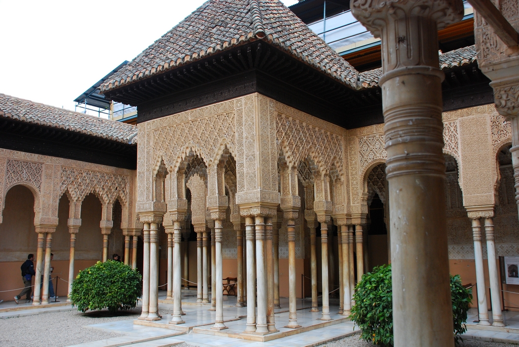 Alhambra Palacios Nazaries columnas patio